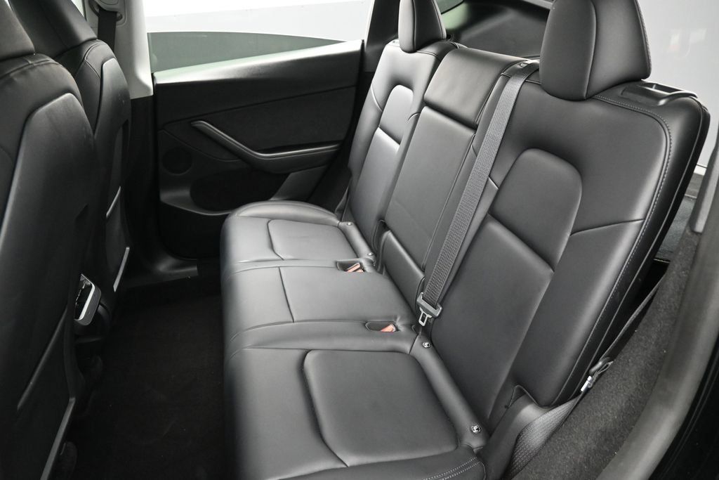 Used 2023 Tesla Model Y 2WD image 27