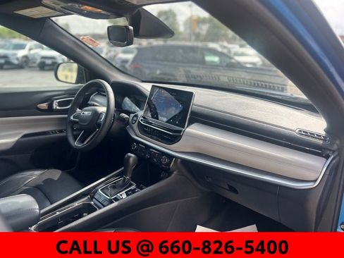 Used 2025 Jeep Compass Limited AWD/4WD image 6