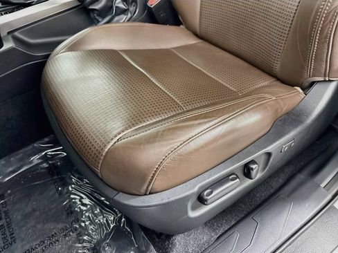 Used 2020 Toyota Tacoma Limited AWD/4WD image 19