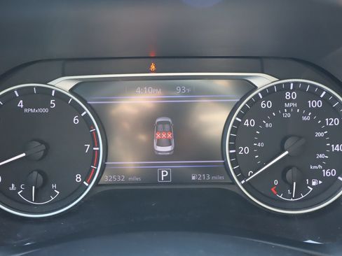 Used 2025 Nissan Sentra SR FWD image 9