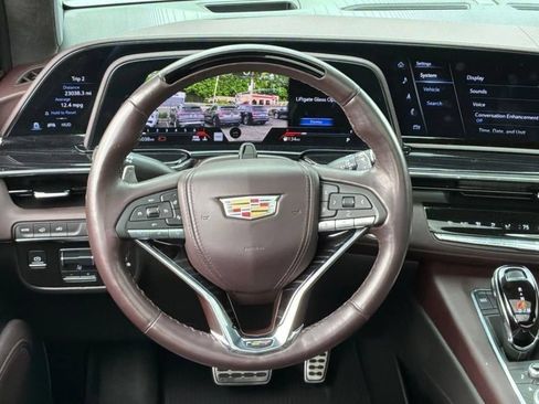 Used 2024 Cadillac Escalade ESV V w/ LPO, ONYX Package AWD/4WD image 10