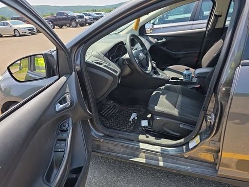Used 2018 Ford Focus SE FWD image 7