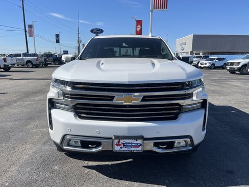 Used 2021 Chevrolet Silverado 1500 High Country w/ Technology Package image 8
