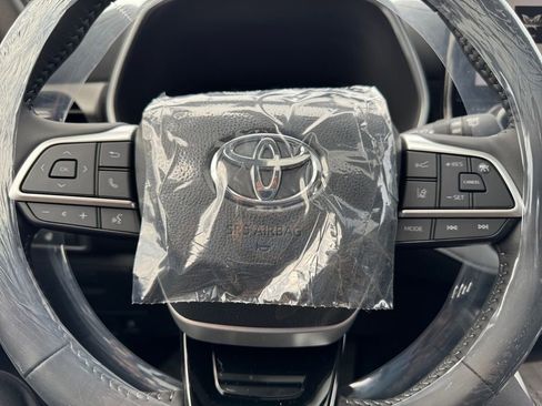 New 2025 Toyota Highlander Limited image 25