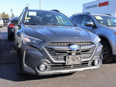 Used 2023 Subaru Outback Premium image 2