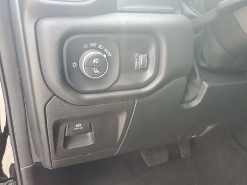 Used 2023 RAM 1500 Big Horn AWD/4WD image 25