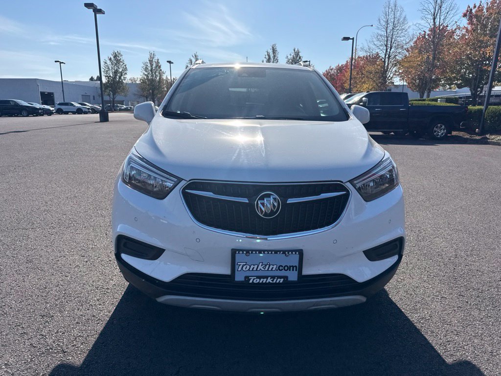 Used 2022 Buick Encore Preferred w/ Safety Package II AWD/4WD image 2