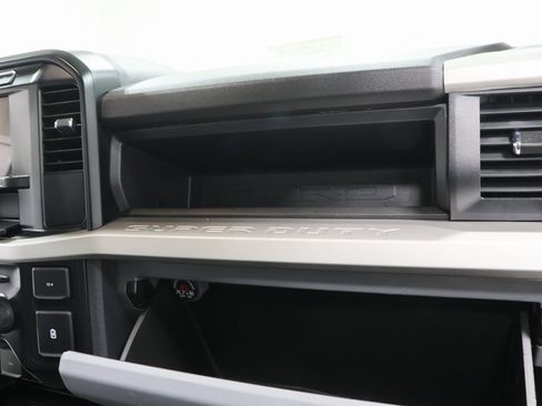 Used 2024 Ford F250 XL w/ XL Chrome Package image 27