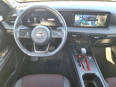 Used 2025 Nissan Kicks SR FWD image 18