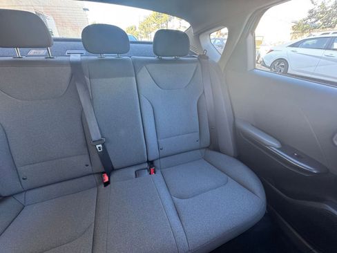 Used 2025 Kia K4 LXS image 37