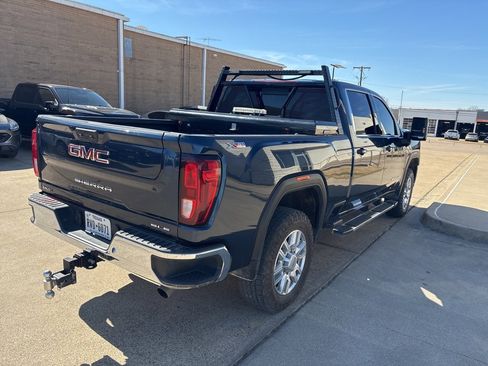 Used 2022 GMC Sierra 3500 SLE w/ SLE Convenience Package image 4