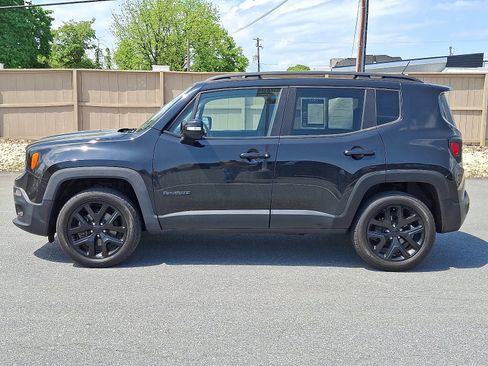 Used 2016 Jeep Renegade Latitude AWD/4WD image 9
