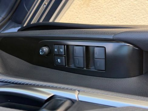 Used 2025 Toyota Camry SE FWD image 18