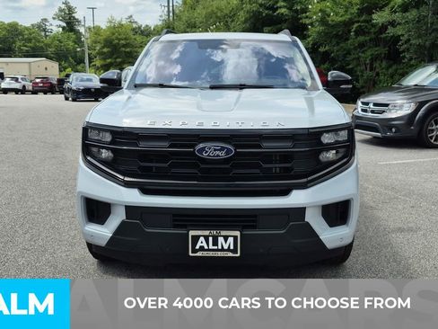 Used 2025 Ford Expedition Max Active AWD/4WD image 2