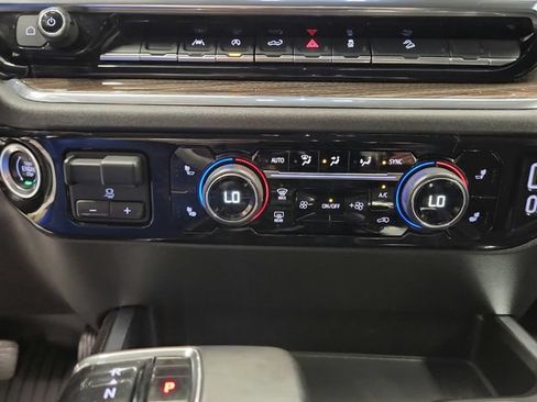 Used 2024 Chevrolet Silverado 1500 RST w/ Z71 Off-Road Package AWD/4WD image 25