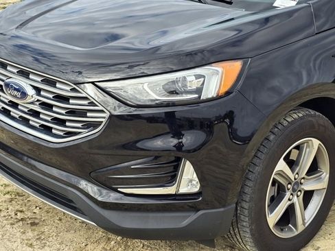 Used 2022 Ford Edge SEL w/ Convenience Package image 3