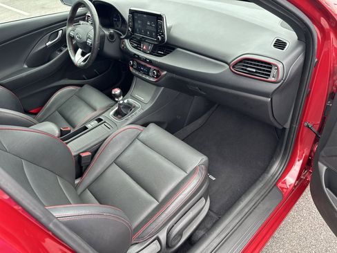 Used 2018 Hyundai Elantra GT Sport FWD image 22