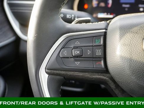 Used 2023 Jeep Grand Cherokee Limited w/ Luxury Tech Group II image 24