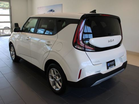 Used 2025 Kia Soul LX FWD image 32