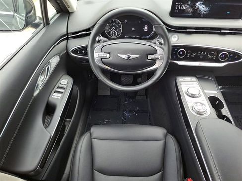 Used 2025 Genesis GV70 2.5T image 11