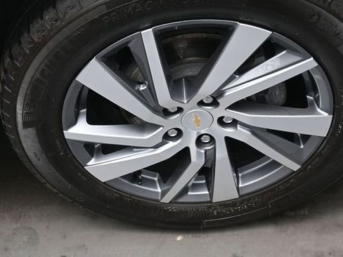 Used 2023 Chevrolet Equinox LT FWD image 30