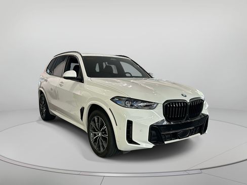 Used 2024 BMW X5 xDrive40i w/ M Sport Package AWD/4WD image 5