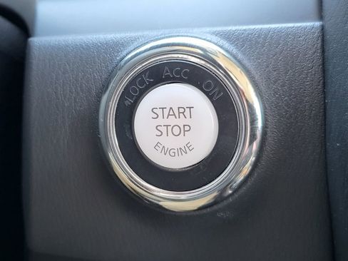 Used 2022 Nissan Armada SL image 33