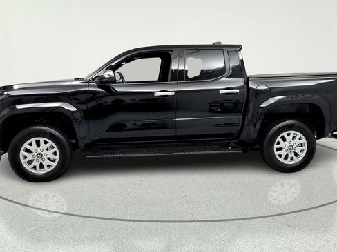 Used 2025 Toyota Tacoma SR AWD/4WD image 2