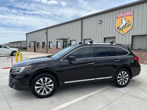 Used 2018 Subaru Outback 2.5i Touring image 15