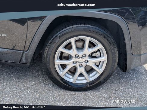 Used 2015 Jeep Cherokee Latitude FWD image 9