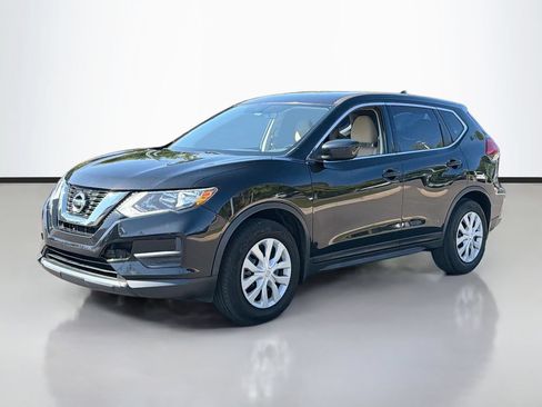 Used 2017 Nissan Rogue S FWD image 2
