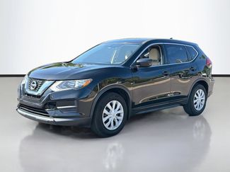 Used 2017 Nissan Rogue S FWD video 2