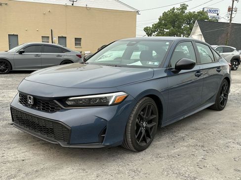 Used 2025 Honda Civic Sport image 4
