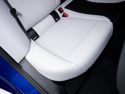 Used 2025 BMW M5 w/ Carbon Package image 69