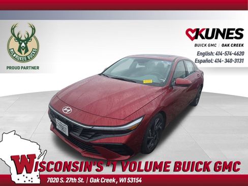 Used 2025 Hyundai Elantra SEL image 1