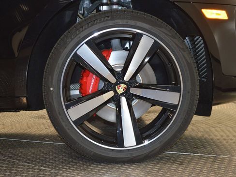 New 2026 Porsche Macan S image 14