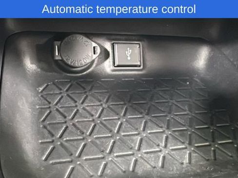 Used 2022 Toyota RAV4 XLE w/ Convenience Package image 29