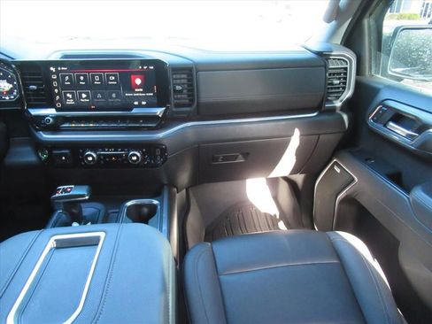 Used 2022 GMC Sierra 1500 SLT w/ SLT Premium Plus Package image 13