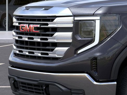 Used 2025 GMC Sierra 1500 SLE image 39