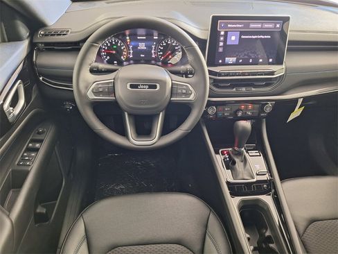 New 2026 Jeep Compass Latitude image 12