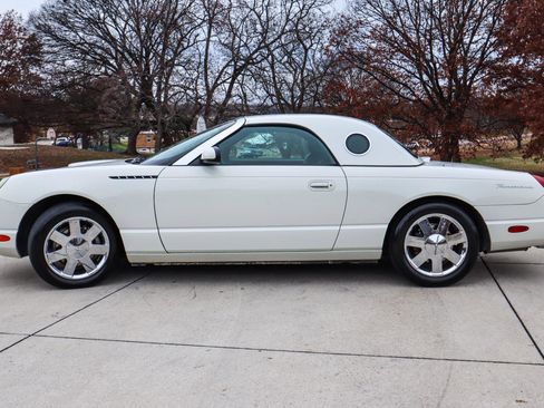 Used 2002 Ford Thunderbird image 4