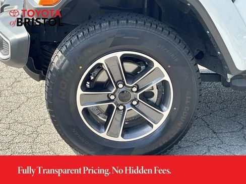 Used 2023 Jeep Wrangler Unlimited Sahara w/ Cold Weather Group AWD/4WD image 11
