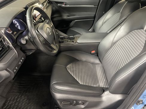 Used 2023 Toyota Camry SE w/ Cold Weather Package image 16