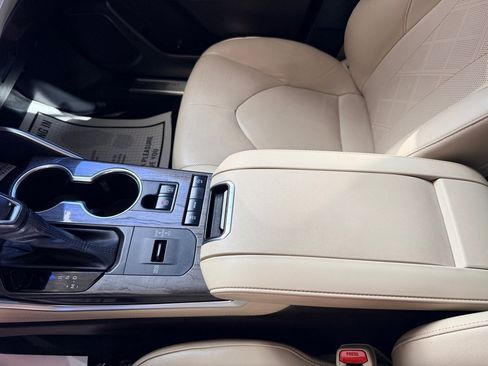 Used 2022 Toyota Highlander Platinum image 21