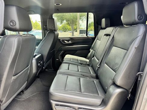 Used 2022 Chevrolet Suburban Z71 AWD/4WD image 9