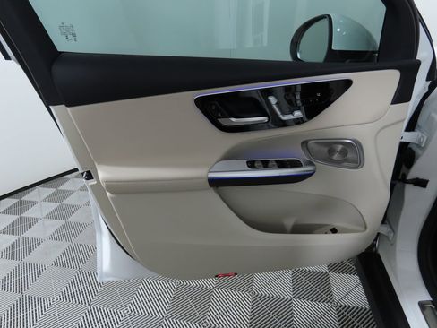 Certified 2025 Mercedes-Benz GLC 300 image 25