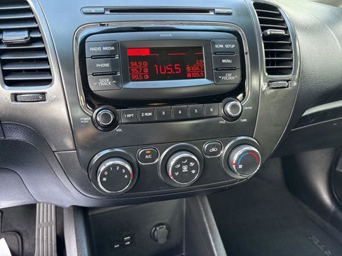 Used 2017 Kia Forte LX FWD image 26