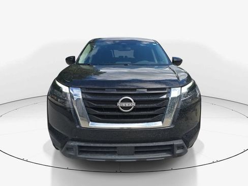 Used 2025 Nissan Pathfinder S FWD image 11