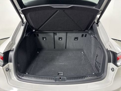 Certified 2024 Porsche Macan AWD/4WD image 21