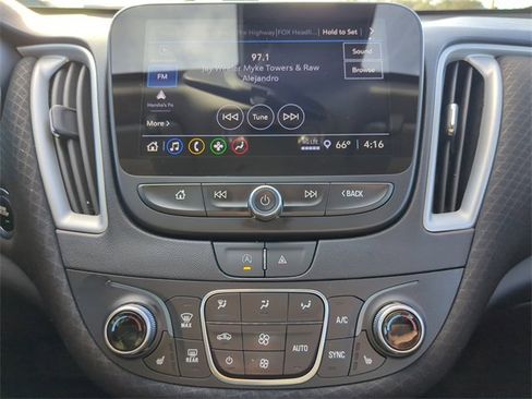 Used 2024 Chevrolet Malibu LT image 23